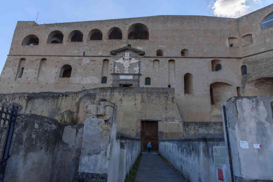 157 - Italia - Nápoles - castillo de San Elmo.jpg